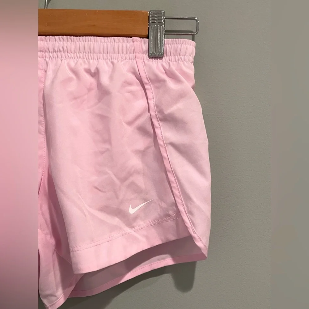 Nike Dri Fit‎ Standard Fit Girls Shorts-Size Med New with Tags